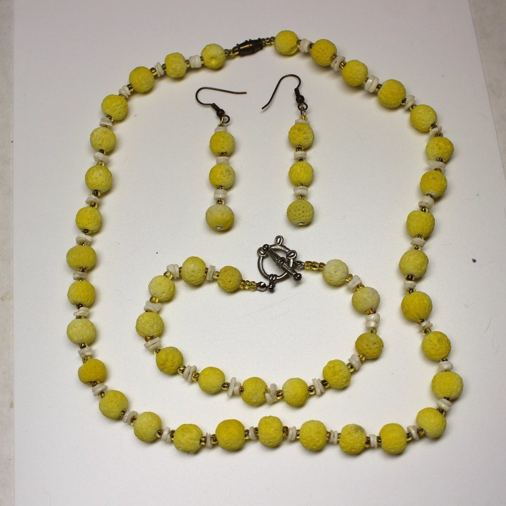 Lava And Clam Shell Bead Jewelry Set